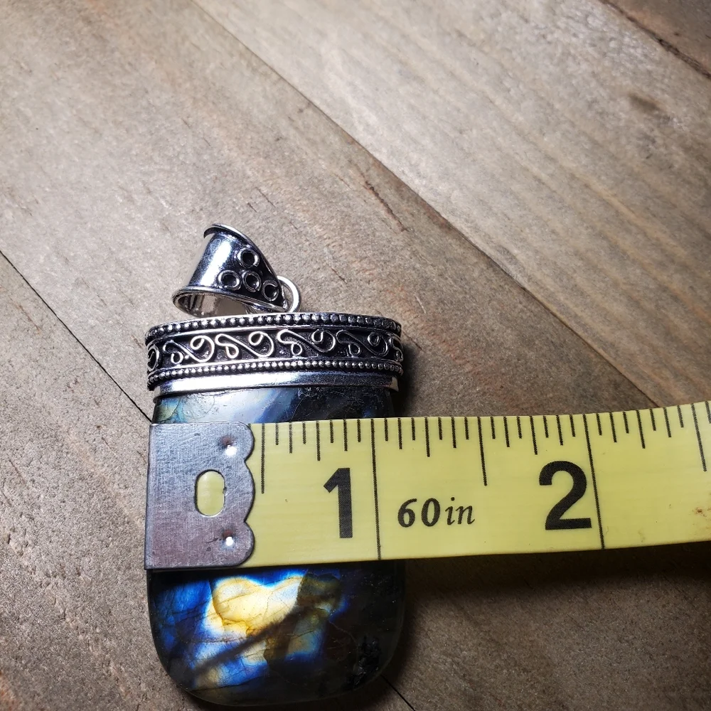 Firey labradorite slab pendant - Picture 7 of 7